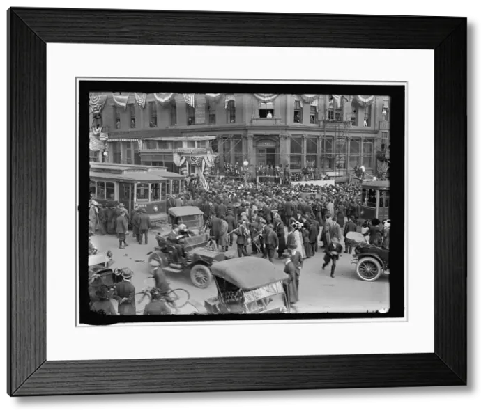 Framed Print : Crowd and Trolley cars at corner of Pennsylvania Ave. and 15th Street, N.W... between 1913 and 1917 Creator: Harris & Ewing. Crowd and Trolley cars at corner of Pennsylvania Ave Framed Print : Crowd and Trolley cars at corner of Pennsylvania Ave. and 15th Street, N.W... between 1913 and 1917 Creator: Harris & Ewing. Crowd and Trolley cars at corner of Pennsylvania Ave