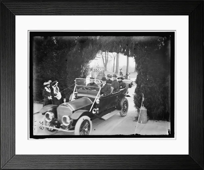 Framed Print : President Woodrow Wilson and wife Ellen Axson Wilson leaving the White... between 1913 and 1914. Creator: Harris & Ewing. President Woodrow Wilson and wife Ellen Axson Wilson leaving the White... between 1913 and 1914. Creator: Harris & Ewing Framed Print : President Woodrow Wilson and wife Ellen Axson Wilson leaving the White... between 1913 and 1914. Creator: Harris & Ewing. President Woodrow Wilson and wife Ellen Axson Wilson leaving the White... between 1913 and 1914. Creator: Harris & Ewing