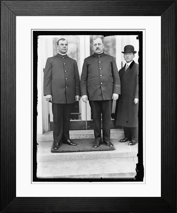 Framed Print : Men At White House, Washington, D.C. between 1913 and 1917. Creator: Harris & Ewing. Men At White House, Washington, D.C. between 1913 and 1917. Creator: Harris & Ewing Framed Print : Men At White House, Washington, D.C. between 1913 and 1917. Creator: Harris & Ewing. Men At White House, Washington, D.C. between 1913 and 1917. Creator: Harris & Ewing