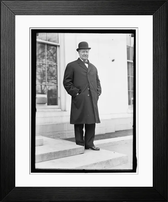 Framed Print : Men at White House, Washington, D.C. between 1913 and 1917. Creator: Harris & Ewing. Men at White House, Washington, D.C. between 1913 and 1917. Creator: Harris & Ewing Framed Print : Men at White House, Washington, D.C. between 1913 and 1917. Creator: Harris & Ewing. Men at White House, Washington, D.C. between 1913 and 1917. Creator: Harris & Ewing