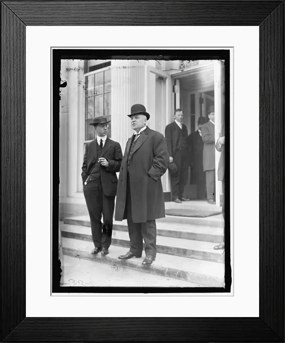 Framed Print : Men at White House, Washington, D.C. between 1913 and 1917. Creator: Harris & Ewing. Men at White House, Washington, D.C. between 1913 and 1917. Creator: Harris & Ewing Framed Print : Men at White House, Washington, D.C. between 1913 and 1917. Creator: Harris & Ewing. Men at White House, Washington, D.C. between 1913 and 1917. Creator: Harris & Ewing