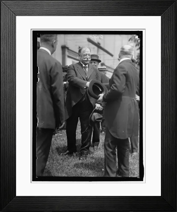 Framed Print : William Howard Taft, between 1913 and 1917. Creator: Harris & Ewing. William Howard Taft, between 1913 and 1917. Creator: Harris & Ewing Framed Print : William Howard Taft, between 1913 and 1917. Creator: Harris & Ewing. William Howard Taft, between 1913 and 1917. Creator: Harris & Ewing