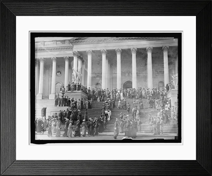 Framed Print : Capitol, U.S. group on steps, between 1913 and 1917. Creator: Harris & Ewing. Capitol, U.S. group on steps, between 1913 and 1917. Creator: Harris & Ewing Framed Print : Capitol, U.S. group on steps, between 1913 and 1917. Creator: Harris & Ewing. Capitol, U.S. group on steps, between 1913 and 1917. Creator: Harris & Ewing