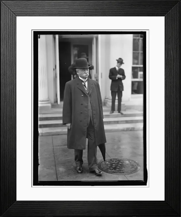 Framed Print : Men at White House, Washington, D.C. between 1913 and 1917. Creator: Harris & Ewing. Men at White House, Washington, D.C. between 1913 and 1917. Creator: Harris & Ewing Framed Print : Men at White House, Washington, D.C. between 1913 and 1917. Creator: Harris & Ewing. Men at White House, Washington, D.C. between 1913 and 1917. Creator: Harris & Ewing