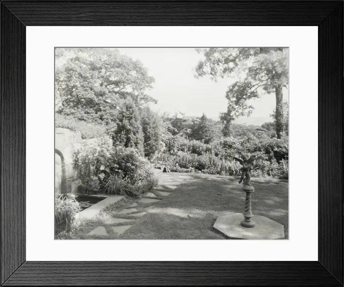 Framed Print : Unidentified house and garden, between 1910 and 1935. Creator: Frances Benjamin Johnston Framed Print : Unidentified house and garden, between 1910 and 1935. Creator: Frances Benjamin Johnston