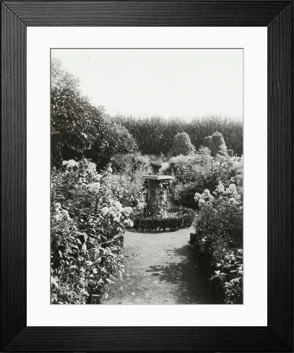 Framed Print : Maudesleigh, Frederick Strong Moseley house, Newburyport, Massachusetts, 1920. Creator: Frances Benjamin Johnston. Maudesleigh, Frederick Strong Moseley house, Newburyport, Massachusetts, 1920. Creator: Frances Benjamin Johnston Framed Print : Maudesleigh, Frederick Strong Moseley house, Newburyport, Massachusetts, 1920. Creator: Frances Benjamin Johnston. Maudesleigh, Frederick Strong Moseley house, Newburyport, Massachusetts, 1920. Creator: Frances Benjamin Johnston