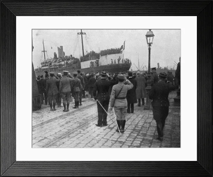 Framed Print : Les premiers soldats Russes en France; le premier navire charge des troupes du general... 1916. Creator: Jean Clair-Guyot Framed Print : Les premiers soldats Russes en France; le premier navire charge des troupes du general... 1916. Creator: Jean Clair-Guyot