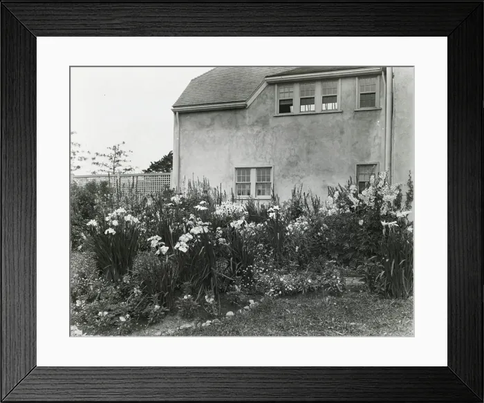 Framed Print : Unidentified house and garden, c1924. Creator: Frances Benjamin Johnston Framed Print : Unidentified house and garden, c1924. Creator: Frances Benjamin Johnston