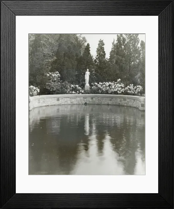 Framed Print : Killenworth, George Dupont Pratt house, Glen Cove, New York, c1918. Creator: Frances Benjamin Johnston. Killenworth, George Dupont Pratt house, Glen Cove, New York, c1918. Creator: Frances Benjamin Johnston Framed Print : Killenworth, George Dupont Pratt house, Glen Cove, New York, c1918. Creator: Frances Benjamin Johnston. Killenworth, George Dupont Pratt house, Glen Cove, New York, c1918. Creator: Frances Benjamin Johnston