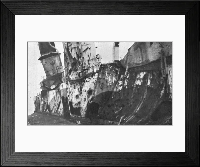 Framed Print : Le croiseur allemand Magdebourg, premiere victime de la flotte russe, 1914. Creator: Unknown. Le croiseur allemand Magdebourg, premiere victime de la flotte russe, 1914. Creator: Unknown Framed Print : Le croiseur allemand Magdebourg, premiere victime de la flotte russe, 1914. Creator: Unknown. Le croiseur allemand Magdebourg, premiere victime de la flotte russe, 1914. Creator: Unknown