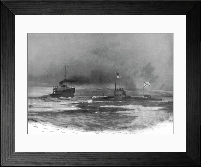 Framed Print : Un bateau brise-glaces ouvre un chenal devant un sous-marin russe a son retour de croisiere, c1915 Creator: Unknown Framed Print : Un bateau brise-glaces ouvre un chenal devant un sous-marin russe a son retour de croisiere, c1915 Creator: Unknown