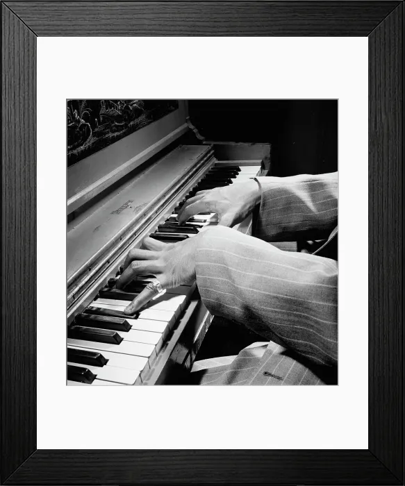 Framed Print : Portrait of Nat King Cole, New York, N.Y. ca. June 1947. Creator: William Paul Gottlieb Framed Print : Portrait of Nat King Cole, New York, N.Y. ca. June 1947. Creator: William Paul Gottlieb