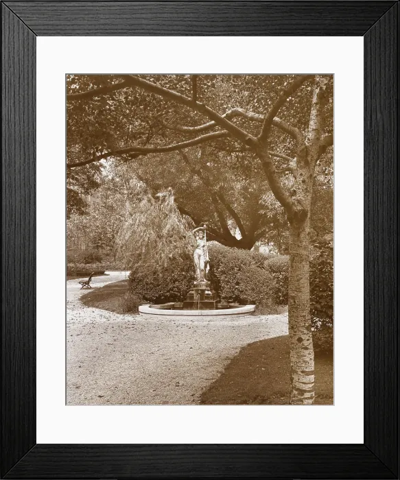Framed Print : Gramercy Park, between East 20th and East 21st Streets east of Park Avenue, New York, c1922. Creator: Frances Benjamin Johnston Framed Print : Gramercy Park, between East 20th and East 21st Streets east of Park Avenue, New York, c1922. Creator: Frances Benjamin Johnston