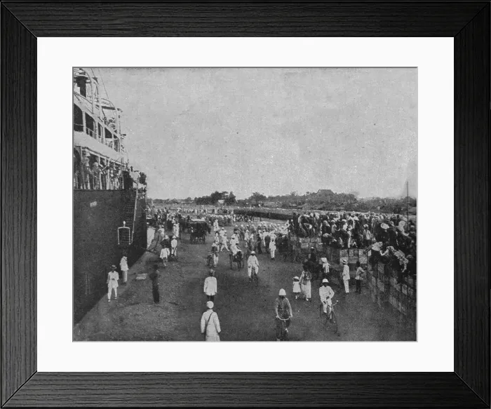 Framed Print : Le Periple des Russes : De Moscou a Marseille par la Siberie, les Mers de Chine et des... 1916. Creator: Unknown Framed Print : Le Periple des Russes : De Moscou a Marseille par la Siberie, les Mers de Chine et des... 1916. Creator: Unknown