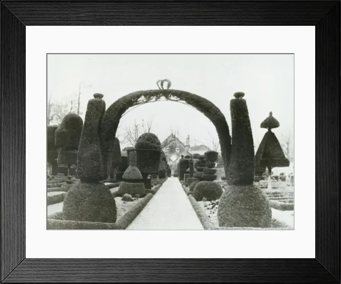 Framed Print : Reproduction of illustration showing Levens Hall, Robin Bagot house, Kendal, Cumbria, Eng. c1925. Creator: Frances Benjamin Johnston. Reproduction of illustration showing Levens Hall, Robin Bagot house, Kendal, Cumbria, Eng. c1925 Framed Print : Reproduction of illustration showing Levens Hall, Robin Bagot house, Kendal, Cumbria, Eng. c1925. Creator: Frances Benjamin Johnston. Reproduction of illustration showing Levens Hall, Robin Bagot house, Kendal, Cumbria, Eng. c1925