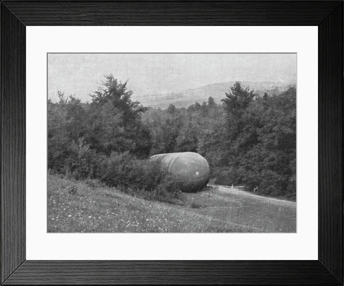 Framed Print : La Saucisse'; Ballon-saucisse dissimule dans une clairiere, 1916. Creator: Unknown. La Saucisse'; Ballon-saucisse dissimule dans une clairiere, 1916. Creator: Unknown Framed Print : La Saucisse'; Ballon-saucisse dissimule dans une clairiere, 1916. Creator: Unknown. La Saucisse'; Ballon-saucisse dissimule dans une clairiere, 1916. Creator: Unknown