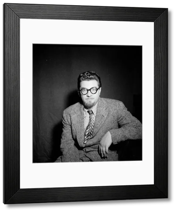 Framed Print : Portrait of George Handy, New York, N.Y.(?), ca. Jan. 1947. Creator: William Paul Gottlieb Framed Print : Portrait of George Handy, New York, N.Y.(?), ca. Jan. 1947. Creator: William Paul Gottlieb