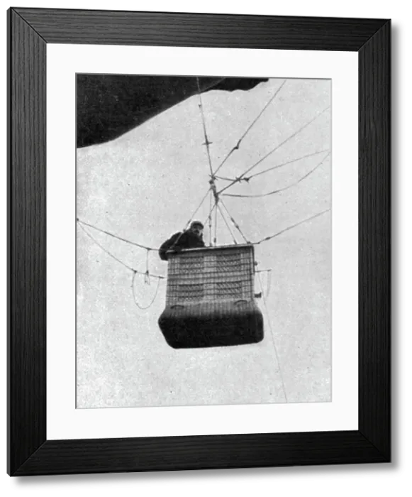 Framed Print : La Saucisse'; Observateur dans sa nacelle, 1916. Creator: Unknown. La Saucisse'; Observateur dans sa nacelle, 1916. Creator: Unknown Framed Print : La Saucisse'; Observateur dans sa nacelle, 1916. Creator: Unknown. La Saucisse'; Observateur dans sa nacelle, 1916. Creator: Unknown