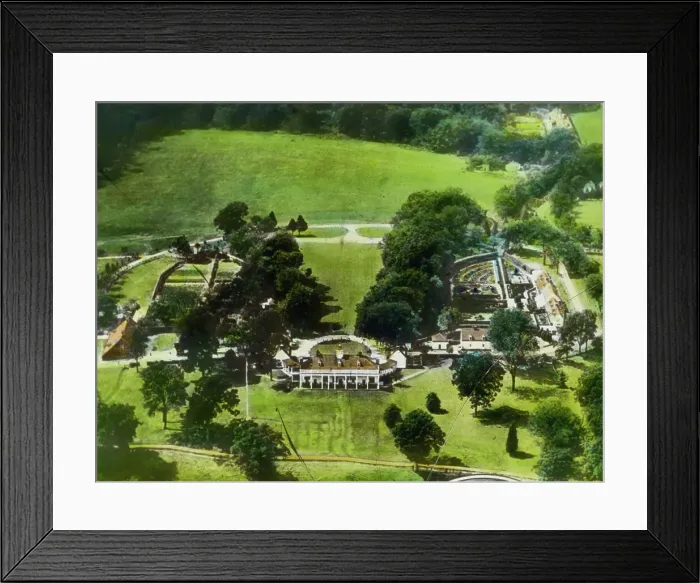 Framed Print : Mount Vernon, George Washington house, Mount Vernon Highway, Mount Vernon, Virginia, c1929. Creator: Frances Benjamin Johnston. Mount Vernon, George Washington house, Mount Vernon Highway, Mount Vernon, Virginia, c1929 Framed Print : Mount Vernon, George Washington house, Mount Vernon Highway, Mount Vernon, Virginia, c1929. Creator: Frances Benjamin Johnston. Mount Vernon, George Washington house, Mount Vernon Highway, Mount Vernon, Virginia, c1929