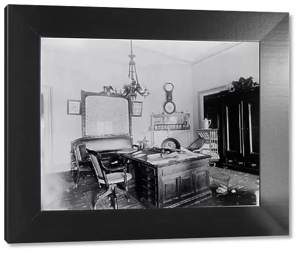 Office in Bureau of Engraving and Printing, Washington, D.C. between 1880 and 1910(?). Creator: Frances Benjamin Johnston