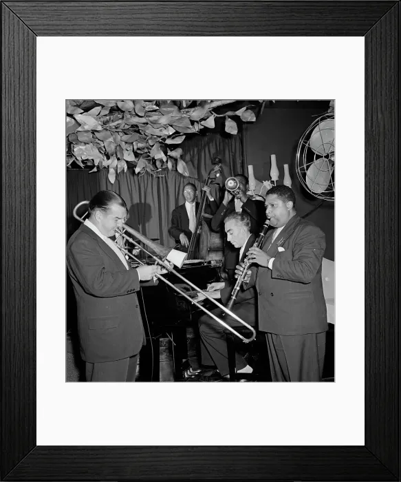 Framed Print : Portrait of Art Hodes, Pops Foster, Cecil (Xavier) Scott, and George Luggi, Ole South, N.Y. 1946. Creator: William Paul Gottlieb Framed Print : Portrait of Art Hodes, Pops Foster, Cecil (Xavier) Scott, and George Luggi, Ole South, N.Y. 1946. Creator: William Paul Gottlieb