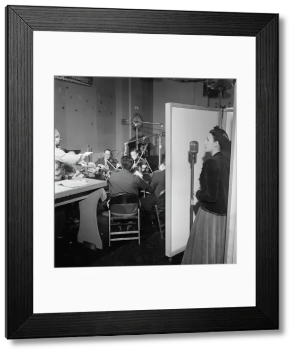 Framed Print : Portrait of Lena Horne and Lennie Hayton, New York, N.Y. 1946. Creator: William Paul Gottlieb Framed Print : Portrait of Lena Horne and Lennie Hayton, New York, N.Y. 1946. Creator: William Paul Gottlieb