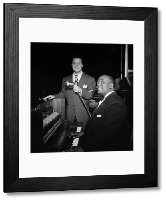 Framed Print : Portrait of Wayne Howard, New York, N.Y. 1946. Creator: William Paul Gottlieb Framed Print : Portrait of Wayne Howard, New York, N.Y. 1946. Creator: William Paul Gottlieb