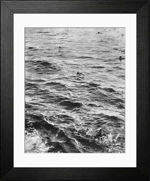Framed Print : Hommes de l'equipage du Zeppelin L7 nageant vers le sous-marin anglais qui... 1916. Creator: Unknown. Hommes de l'equipage du Zeppelin L7 nageant vers le sous-marin anglais qui... 1916. Creator: Unknown Framed Print : Hommes de l'equipage du Zeppelin L7 nageant vers le sous-marin anglais qui... 1916. Creator: Unknown. Hommes de l'equipage du Zeppelin L7 nageant vers le sous-marin anglais qui... 1916. Creator: Unknown
