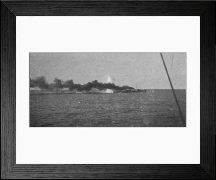 Framed Print : Le Goeben contre le torpilleur Schastlivyi (21 sept. 1915); Un nouveau projectile... 1915. Creator: Unknown. Le Goeben contre le torpilleur Schastlivyi (21 sept. 1915); Un nouveau projectile... 1915. Creator: Unknown Framed Print : Le Goeben contre le torpilleur Schastlivyi (21 sept. 1915); Un nouveau projectile... 1915. Creator: Unknown. Le Goeben contre le torpilleur Schastlivyi (21 sept. 1915); Un nouveau projectile... 1915. Creator: Unknown