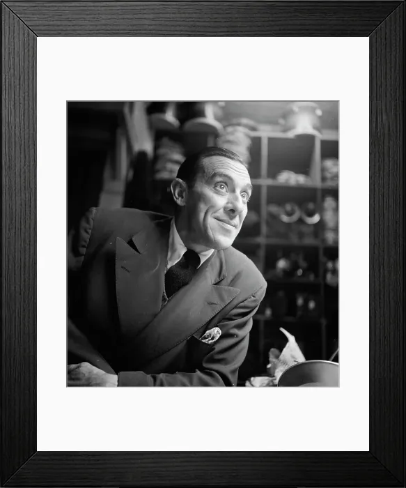 Framed Print : Portrait of Wingy Manone, William P. Gottlieb's office, New York, N.Y. 1946. Creator: William Paul Gottlieb Framed Print : Portrait of Wingy Manone, William P. Gottlieb's office, New York, N.Y. 1946. Creator: William Paul Gottlieb