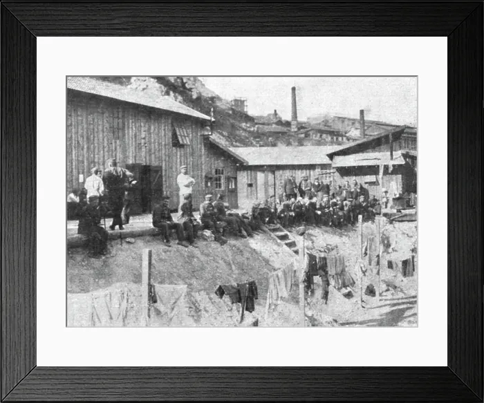 Framed Print : Marseille en Fete; Prisonniers allemands au repos devant leurs baraquements a l'Estaque, 1916. Creator: Unknown Framed Print : Marseille en Fete; Prisonniers allemands au repos devant leurs baraquements a l'Estaque, 1916. Creator: Unknown