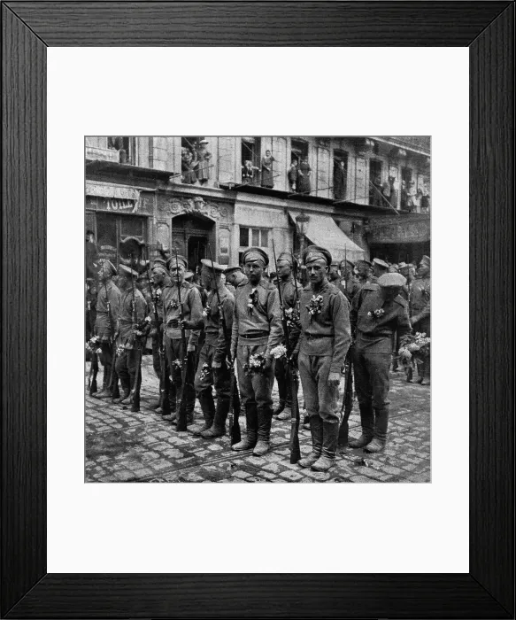 Framed Print : Les Russes en France; Types de soldats des regiments du general Lohvitsky... 1916. Creator: Jean Clair-Guyot Framed Print : Les Russes en France; Types de soldats des regiments du general Lohvitsky... 1916. Creator: Jean Clair-Guyot