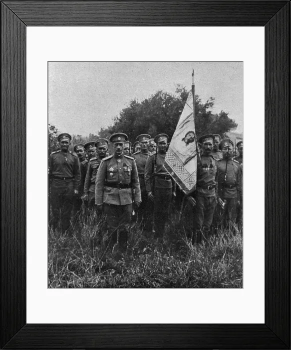 Framed Print : Les Russes en France; le general Lohvitsky et la drapeau sur lequel est brodee la figure... 1916. Creator: Unknown Framed Print : Les Russes en France; le general Lohvitsky et la drapeau sur lequel est brodee la figure... 1916. Creator: Unknown