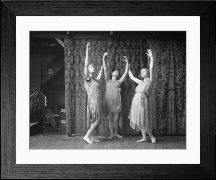 Framed Print : Wanger, Beatrice, Miss, and other dancers, between 1912 and 1920. Creator: Arnold Genthe Framed Print : Wanger, Beatrice, Miss, and other dancers, between 1912 and 1920. Creator: Arnold Genthe