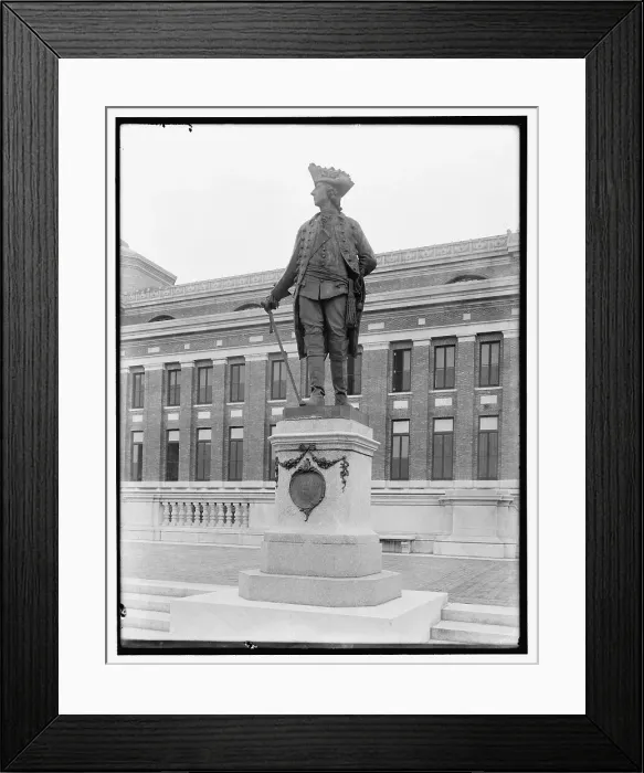 Framed Print : Statue: Frederich der Grosse, 1740-1786, between 1910 and 1920. Creator: Harris & Ewing. Statue: Frederich der Grosse, 1740-1786, between 1910 and 1920. Creator: Harris & Ewing Framed Print : Statue: Frederich der Grosse, 1740-1786, between 1910 and 1920. Creator: Harris & Ewing. Statue: Frederich der Grosse, 1740-1786, between 1910 and 1920. Creator: Harris & Ewing