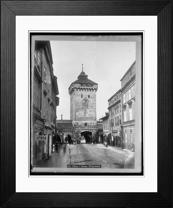 Framed Print : Ulica I Brama, Floryanska, between 1910 and 1920. Creator: Harris & Ewing. Ulica I Brama, Floryanska, between 1910 and 1920. Creator: Harris & Ewing Framed Print : Ulica I Brama, Floryanska, between 1910 and 1920. Creator: Harris & Ewing. Ulica I Brama, Floryanska, between 1910 and 1920. Creator: Harris & Ewing
