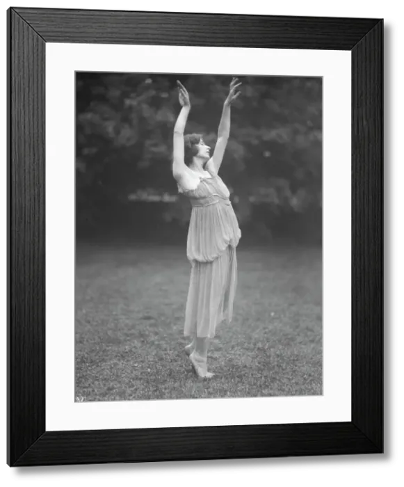 Framed Print : Desha dancing in Port Washington, 1921 Aug. 21. Creator: Arnold Genthe Framed Print : Desha dancing in Port Washington, 1921 Aug. 21. Creator: Arnold Genthe