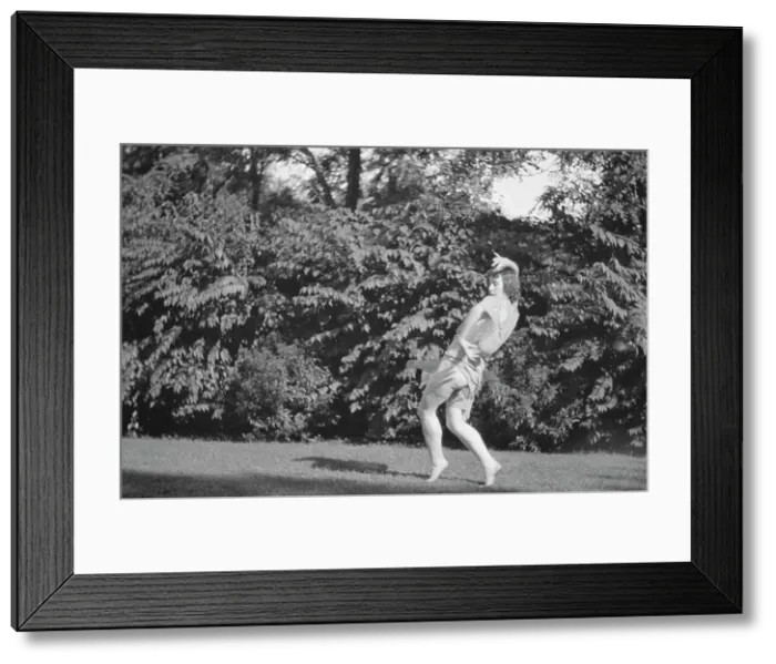 Framed Print : Desha dancing in Port Washington, 1921 Aug. 21. Creator: Arnold Genthe