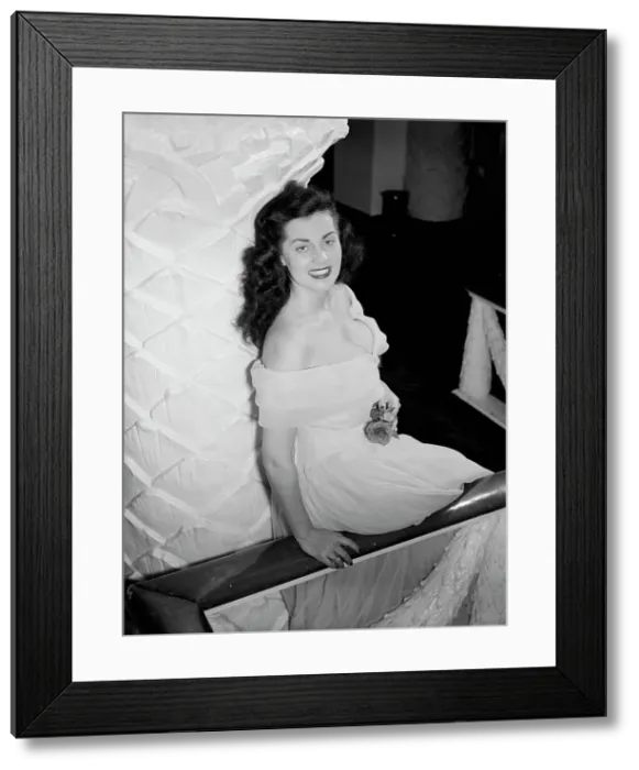 Framed Print : Portrait of Betty George, Copacabana(?), New York, N.Y. ca. Sept. 1947. Creator: William Paul Gottlieb Framed Print : Portrait of Betty George, Copacabana(?), New York, N.Y. ca. Sept. 1947. Creator: William Paul Gottlieb