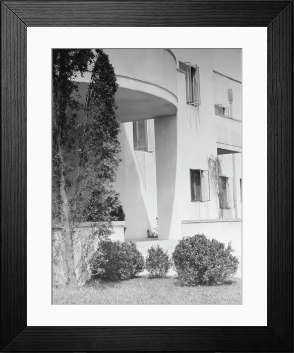 Framed Print : House at The Shallows, property of Lucien Hamilton Tyng, Southampton, Long Island, 1931 Aug. Creator: Arnold Genthe. House at The Shallows, property of Lucien Hamilton Tyng, Southampton, Long Island, 1931 Aug. Creator: Arnold Genthe Framed Print : House at The Shallows, property of Lucien Hamilton Tyng, Southampton, Long Island, 1931 Aug. Creator: Arnold Genthe. House at The Shallows, property of Lucien Hamilton Tyng, Southampton, Long Island, 1931 Aug. Creator: Arnold Genthe