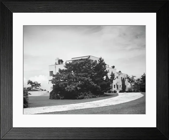 Framed Print : House at The Shallows, property of Lucien Hamilton Tyng, Southampton, Long Island, 1931 Aug. Creator: Arnold Genthe. House at The Shallows, property of Lucien Hamilton Tyng, Southampton, Long Island, 1931 Aug. Creator: Arnold Genthe Framed Print : House at The Shallows, property of Lucien Hamilton Tyng, Southampton, Long Island, 1931 Aug. Creator: Arnold Genthe. House at The Shallows, property of Lucien Hamilton Tyng, Southampton, Long Island, 1931 Aug. Creator: Arnold Genthe