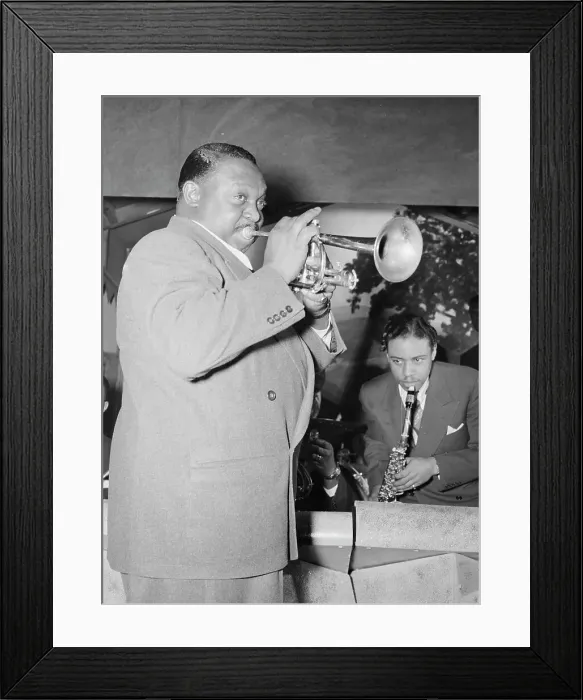 Framed Print : Portrait of Rex William Stewart, Aquarium(?), New York, N.Y. ca. June 1946. Creator: William Paul Gottlieb Framed Print : Portrait of Rex William Stewart, Aquarium(?), New York, N.Y. ca. June 1946. Creator: William Paul Gottlieb