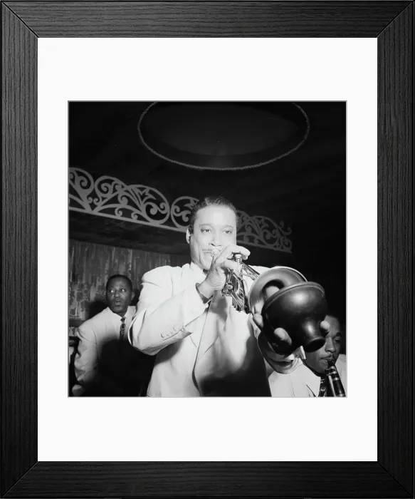 Framed Print : Portrait of Ray Nance, Aquarium, New York, N.Y. ca. Nov. 1946. Creator: William Paul Gottlieb Framed Print : Portrait of Ray Nance, Aquarium, New York, N.Y. ca. Nov. 1946. Creator: William Paul Gottlieb