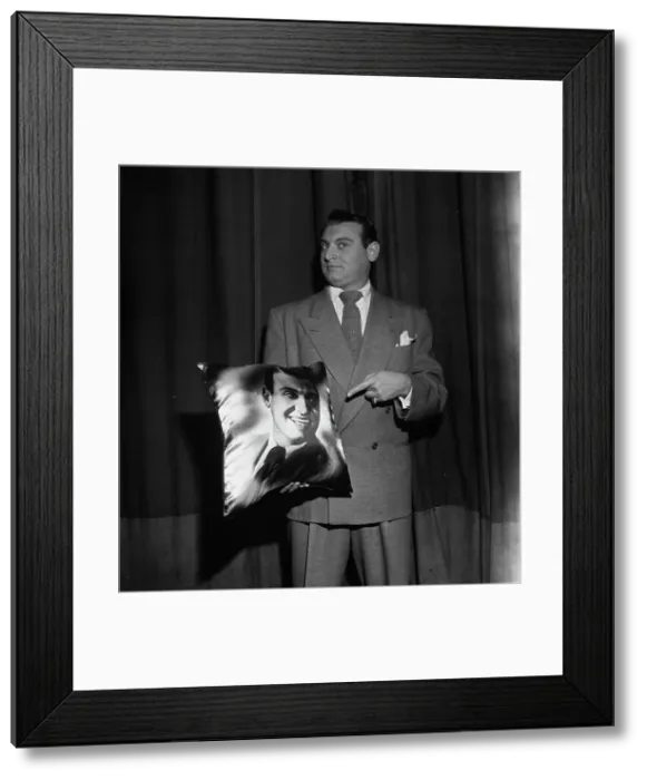 Framed Print : Portrait of Frankie Laine, New York, N.Y. 1946. Creator: William Paul Gottlieb Framed Print : Portrait of Frankie Laine, New York, N.Y. 1946. Creator: William Paul Gottlieb