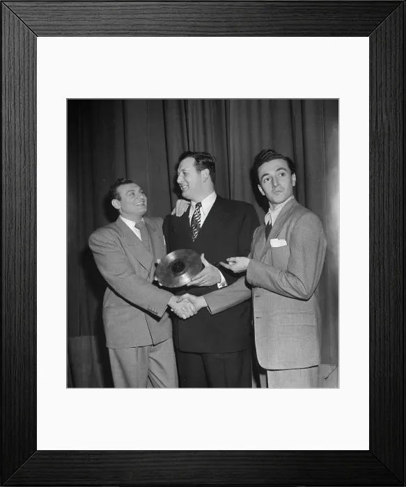 Framed Print : Portrait of Frankie Laine and Vic Damone, New York, N.Y. 1946. Creator: William Paul Gottlieb Framed Print : Portrait of Frankie Laine and Vic Damone, New York, N.Y. 1946. Creator: William Paul Gottlieb