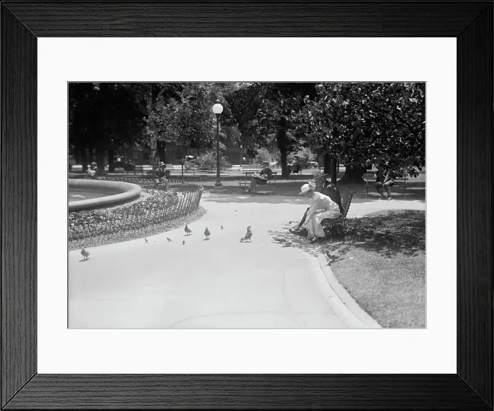 Framed Print : District of Columbia Parks - Feeding Pigeons in The Parks, 1917. Creator: Harris & Ewing. District of Columbia Parks - Feeding Pigeons in The Parks, 1917. Creator: Harris & Ewing Framed Print : District of Columbia Parks - Feeding Pigeons in The Parks, 1917. Creator: Harris & Ewing. District of Columbia Parks - Feeding Pigeons in The Parks, 1917. Creator: Harris & Ewing