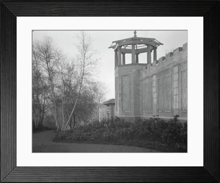 Framed Print : Untermeyer [i.e. Untermyer] garden, 1917 Creator: Arnold Genthe