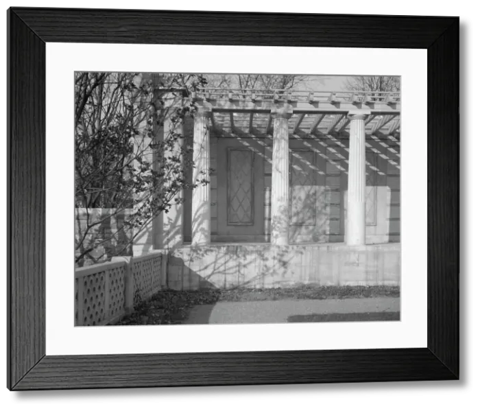 Framed Print : Untermeyer [i.e. Untermyer] garden, 1917 Creator: Arnold Genthe