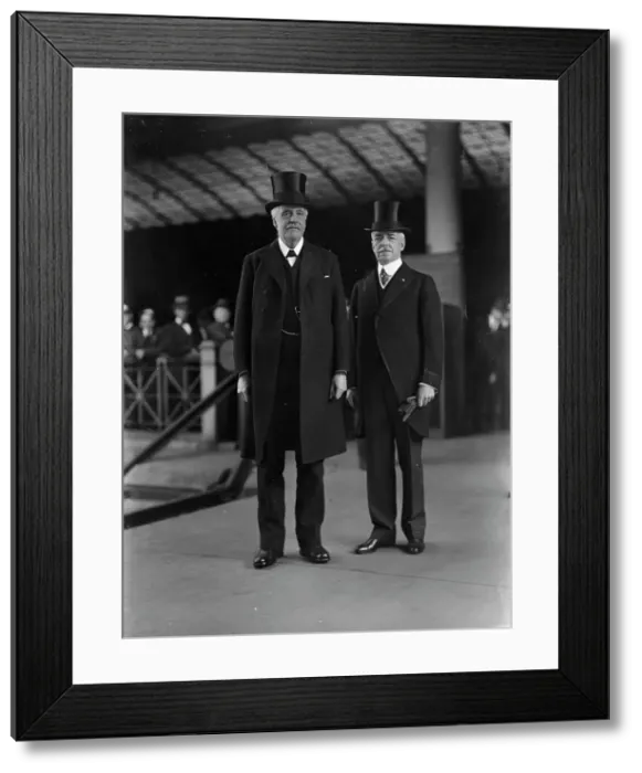 Framed Print : Robert Lansing, US Secretary of State, greeting Balfour, British Commissionn, 1917. Creator: Harris & Ewing. Robert Lansing, US Secretary of State, greeting Balfour, British Commissionn, 1917. Creator: Harris & Ewing Framed Print : Robert Lansing, US Secretary of State, greeting Balfour, British Commissionn, 1917. Creator: Harris & Ewing. Robert Lansing, US Secretary of State, greeting Balfour, British Commissionn, 1917. Creator: Harris & Ewing