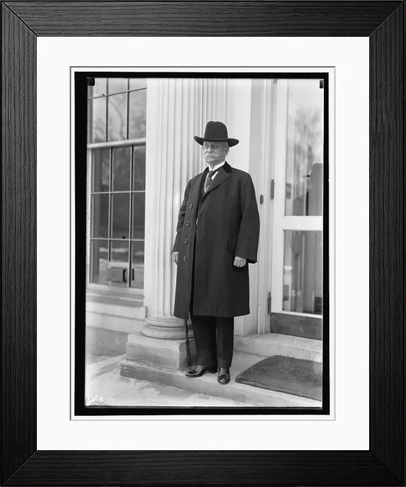 Framed Print : Man At White House, Washington, D.C. between 1913 and 1917. Creator: Harris & Ewing. Man At White House, Washington, D.C. between 1913 and 1917. Creator: Harris & Ewing Framed Print : Man At White House, Washington, D.C. between 1913 and 1917. Creator: Harris & Ewing. Man At White House, Washington, D.C. between 1913 and 1917. Creator: Harris & Ewing